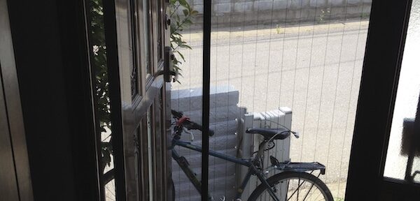 夏休み工作「玄関網戸」