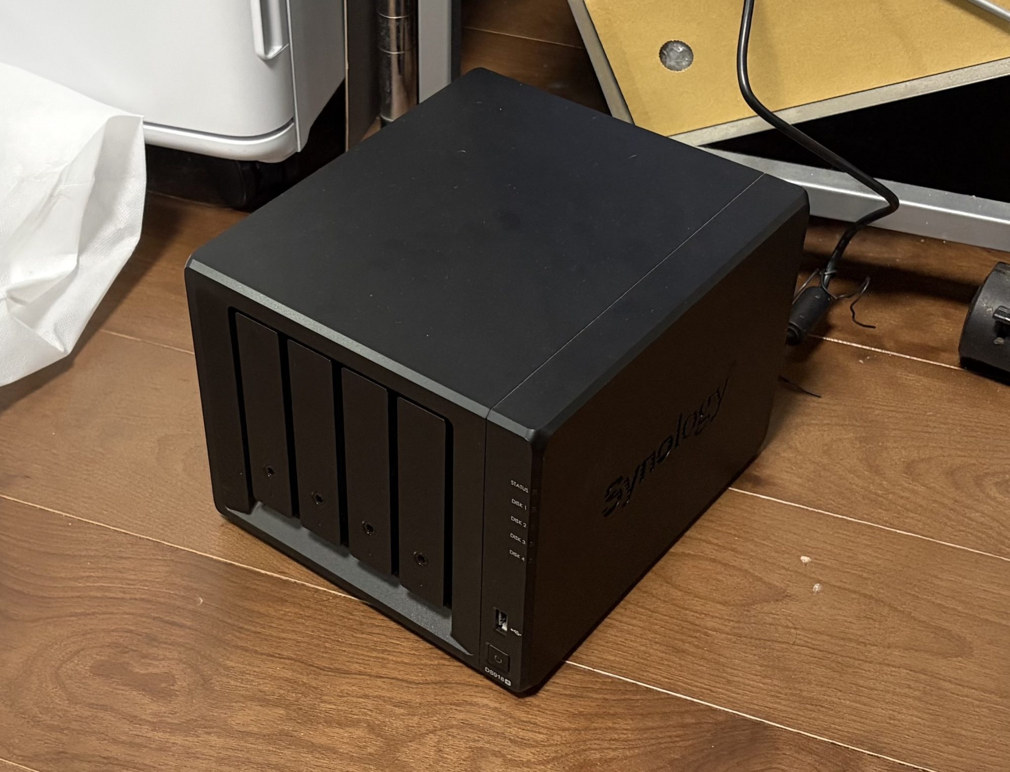 DS918+の電源アダプターが逝く